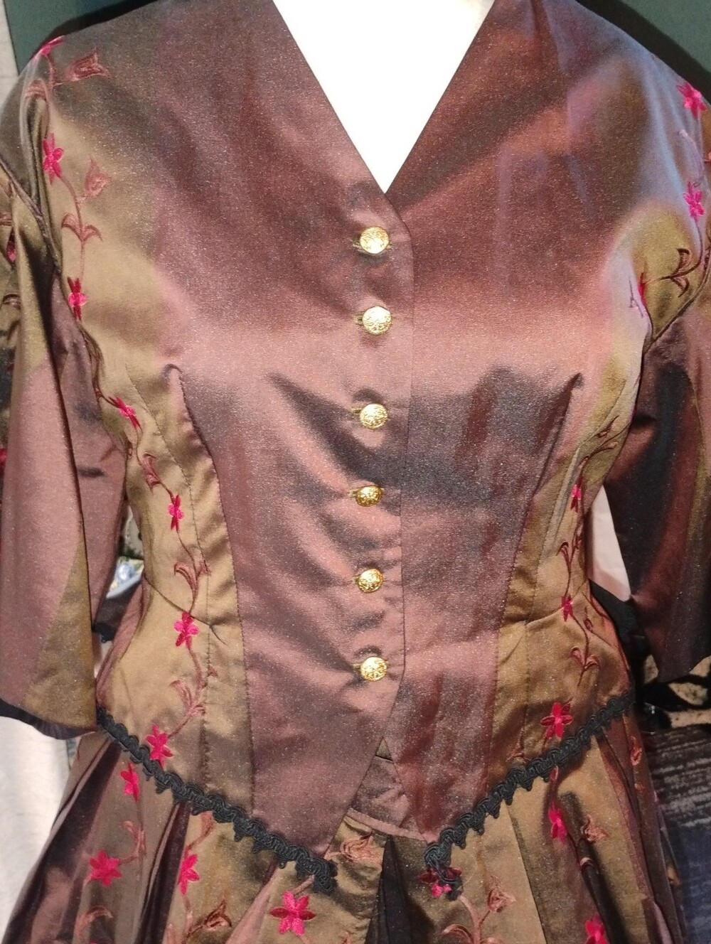 Brown Two Tone Taffeta Victorian Walking Dress Red Floral Embroidery Reenactor - Picture 7 of 15